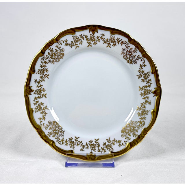 Late 20th Century Vintage Weimar Porzellan Katharina Gold-Gilt Tea Set for 6, 20 Pieces For Sale - Image 5 of 9