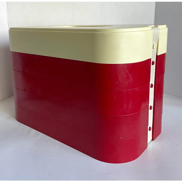 1960's Retro Hampa Red Stacking Plastic Picnic Box for 4 For Sale - Image 4 of 13