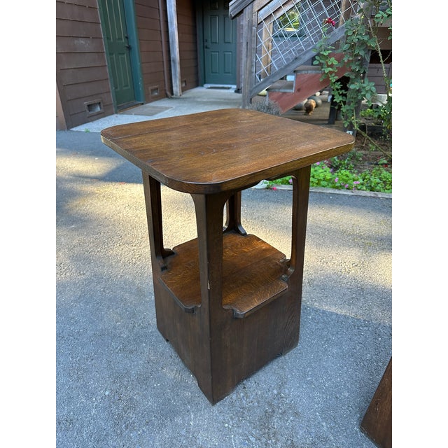 American Oak Pagoda Tabouret Side Table Attributed to Charles Limbert C. Early 20th Century For Sale - Image 3 of 7