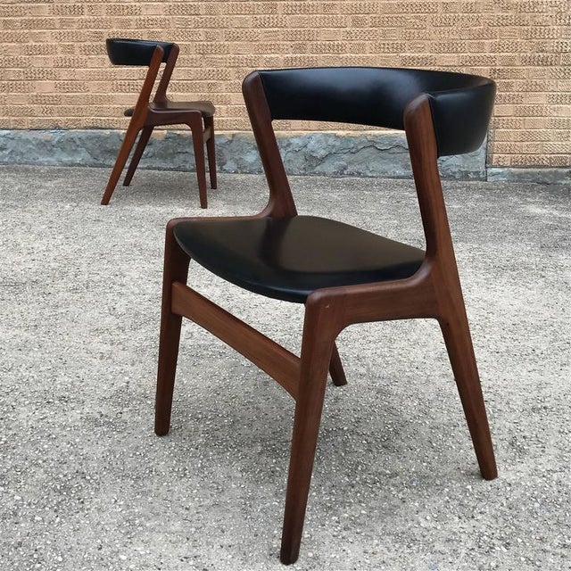 Kai Kristiansen Pair of 1960's Danish Modern Attributed to Kai Kristiansen Sculpted Walnut Compass "Fire" Chairs For Sale - Image 4 of 7