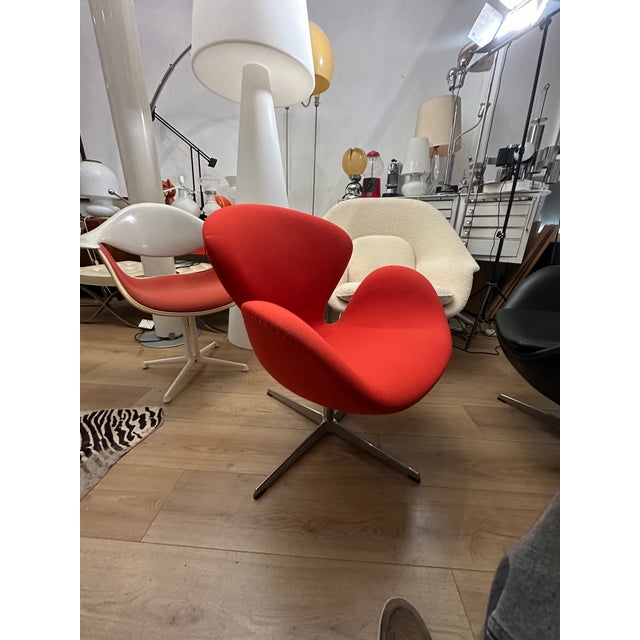 Textile Swan Chair by Arne Jacobsen for Fritz Hansen, 2010s For Sale - Image 7 of 11