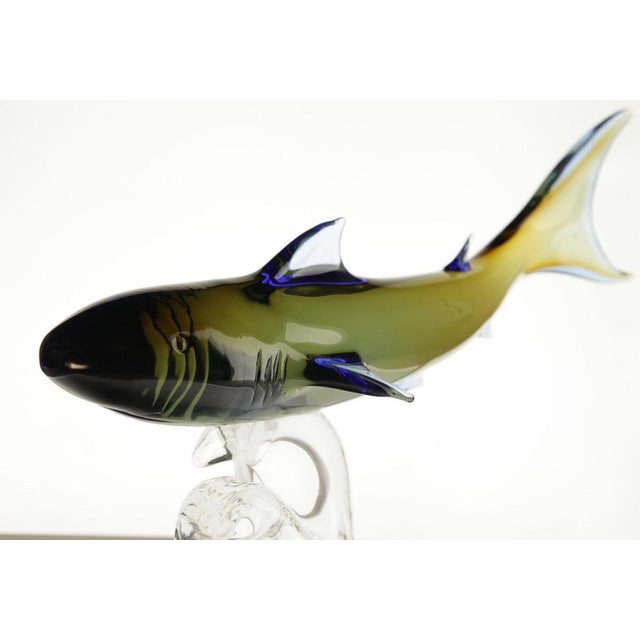 Murano Glass Shark Hunting on a Base by Roberto Camozzo for Wyland, 1990s For Sale - Image 4 of 18