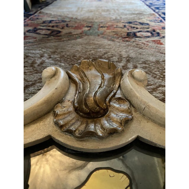 Maison Jansen Early 20th Century Maison Jansen Verre églomisé French Style Mid Century Carved Gilt Mirror For Sale - Image 4 of 11