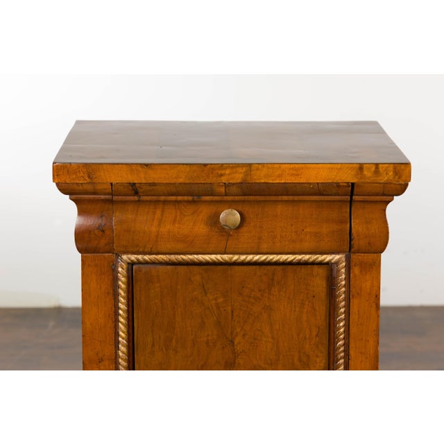 1800s Italian Walnut Bedside Cabinets with Giltwood Twisted Rope Motif, Pair For Sale - Image 10 of 12