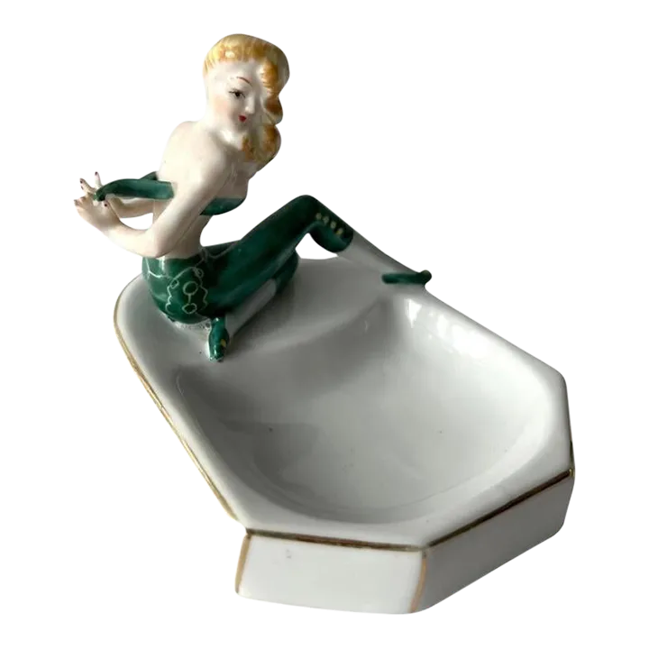 1950s-porcelain-cheesecake-red