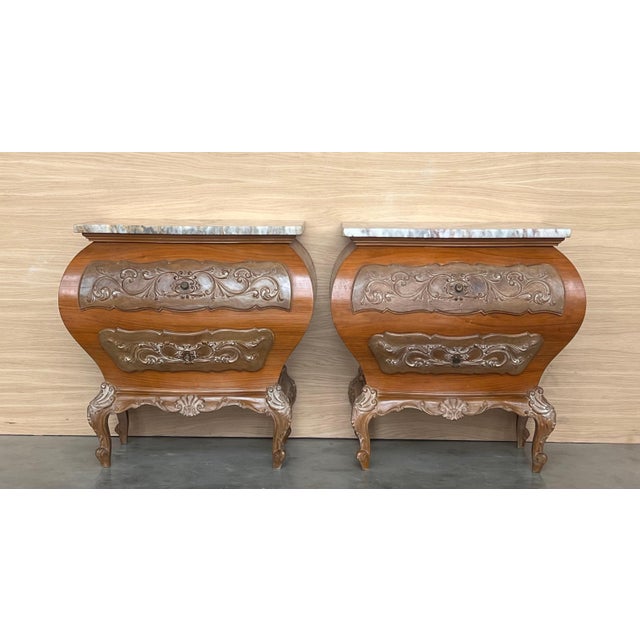 Early 20th Century Pair of Bombé Carved Nightstands with three Drawers and Marble Top, Mariano Garcia For Sale - Image 17 of 18