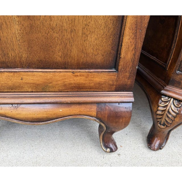 Late 20th Century Pair of Orleans International French-Style Burled Walnut Bombe Nightstands For Sale - Image 16 of 18