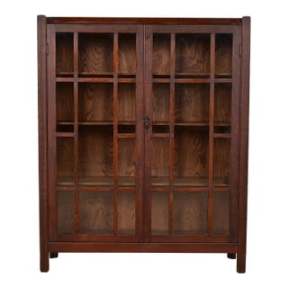 Stickley Brothers Style Antique Mission Oak Arts & Crafts Bookcase Cabinet, Circa 1920s For Sale