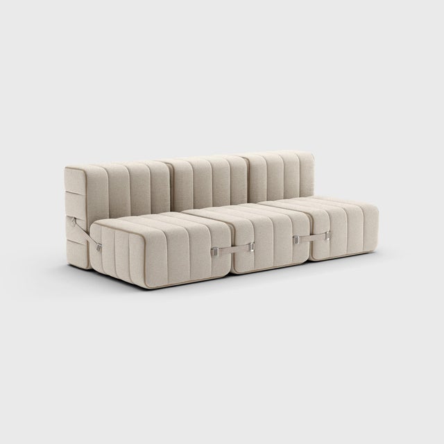 A sofa bed—how boring! as if it were boring. We haven’t even bothered to calculate how many configurations you can create...