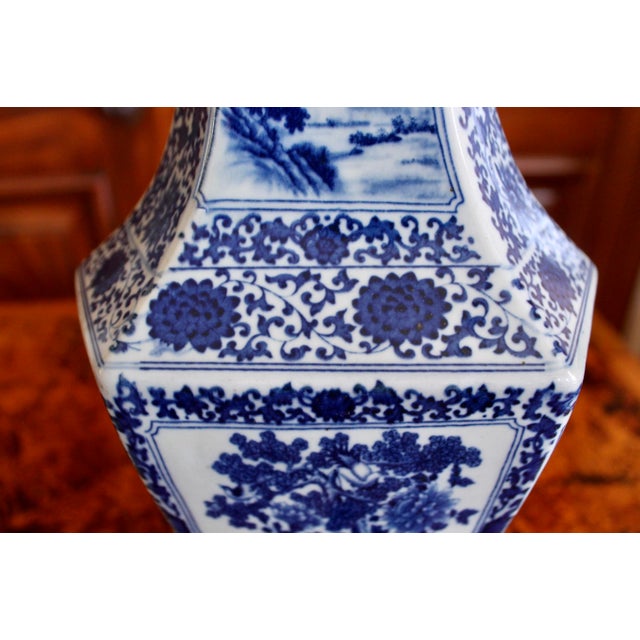 Blue Chinese Antique Blue and White Export Porcelain Garniture- 3 Pieces For Sale - Image 8 of 17