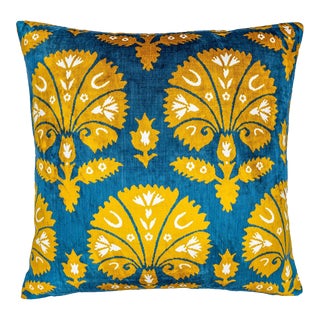 Chouchou Touch Carnation Silk Velvet Ikat Pillow Cover For Sale