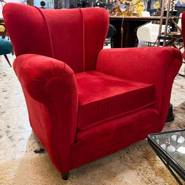 Fantastic pair of 1940s Italian armchairs in the style of Guglielmo Ulrich, perfectly restored with stain-resistant and...