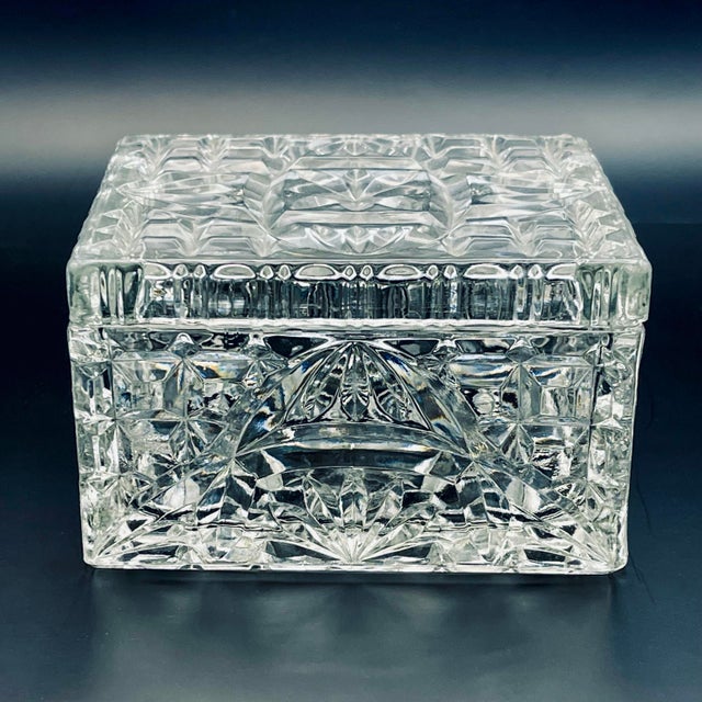 Transparent Mid 20th Century Anchor Hocking Pressed Glass Trinket Box For Sale - Image 8 of 8