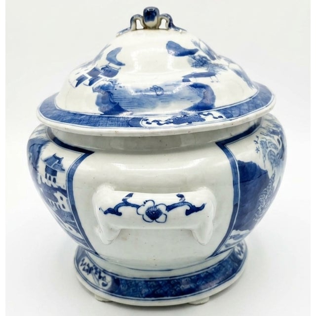 Qing Dynasty (Chien Lung/Qianlong Reign) Blue and White Porcelain Tureen w/Lid 1736-1795 10.25"x8"x8.5"