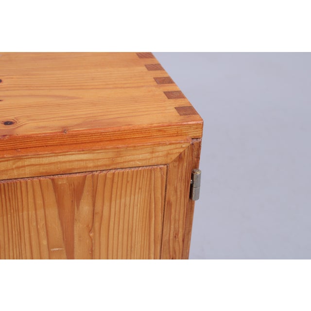 Small Sideboard in Pinewood attributed to Ate van Apeldoorn for Houtwerk Hattem, 1960s For Sale - Image 15 of 17