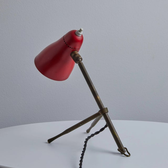 Metal 1950s Giuseppe Ostuni 'Ochetta' Red & Brass Wall or Table Lamp for O-Luce For Sale - Image 7 of 12