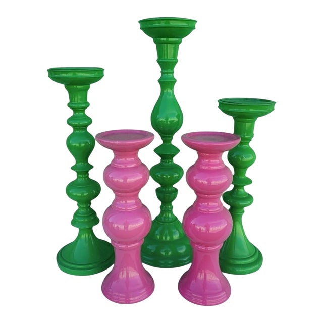 Palm Beach Regency Style Kelly Green Bright Pink Lacquered Pillar Candle Holders Set of 5 For Sale