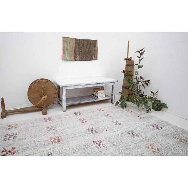 Vintage Light Gray Embroidered Kilim Rug For Sale In Los Angeles - Image 6 of 7