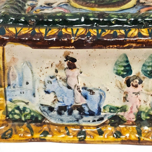 Mid-20th Century Italian Renaissance Revival Majolica High-Relief Ceramic Box For Sale - Image 15 of 18
