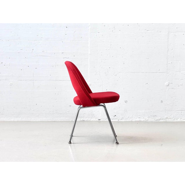 Metal Vintage Executive Chair with Red Fabric Upholstery by Eero Saarinen for Knoll International, 1960s For Sale - Image 7 of 16