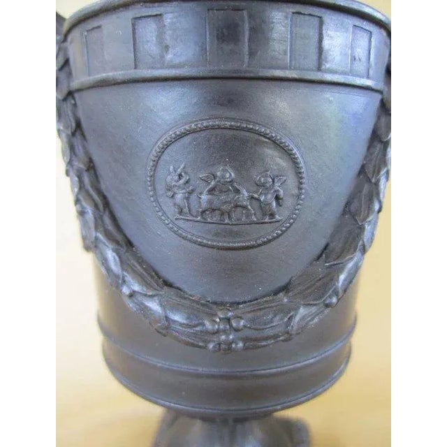 18th Century Classical Wedgwood Black Basalt Urn Vase & Cover For Sale In New York - Image 6 of 11