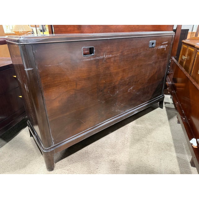 Thomasville Thomasville Mahogany Media Console For Sale - Image 4 of 6