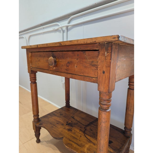 Dimensions: 26" x 16.25" x 29.25" (overall) 7.5" (shelf height) 0.26