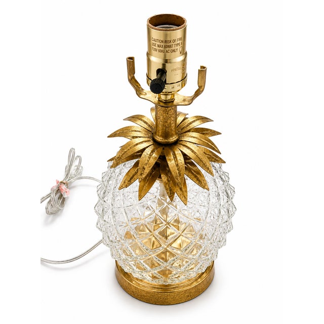 Vintage Hollywood Regency Pineapple Glass & Gilt Metal Table Lamp For Sale In Miami - Image 6 of 7
