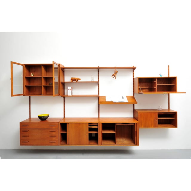 Mid-Century Modern Danish Shelving System in Teak by Kai Kristiansen for Feldballes Møbelfabrik For Sale - Image 3 of 13