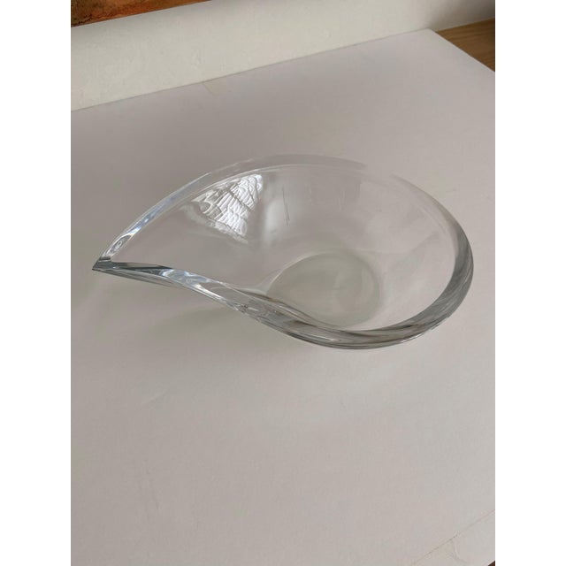 Mid-Century Modern Orrefors Sweden Large "Drop" Sculptural Bowl by Martti Rythonen - Signed For Sale - Image 3 of 5