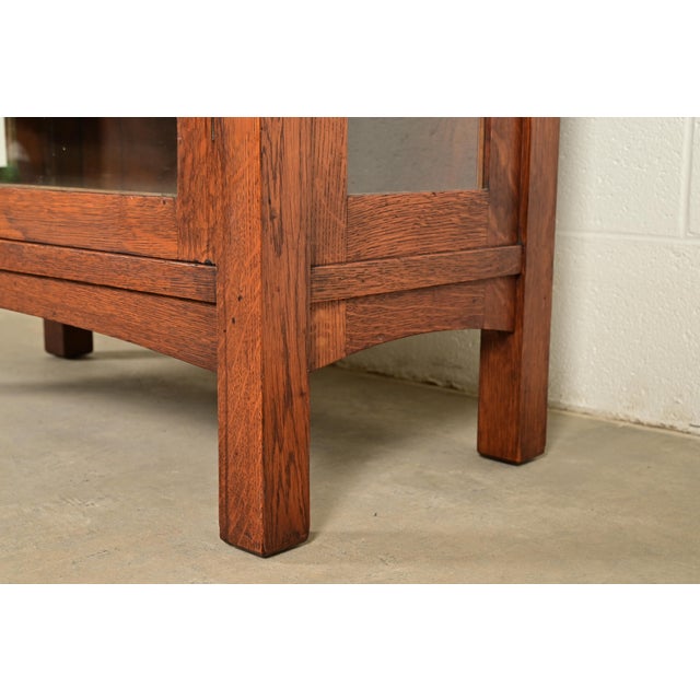 Limbert Antique Mission Oak Arts & Crafts Bookcase or China Cabinet, Circa 1910 For Sale - Image 10 of 15