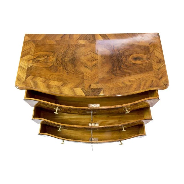 Wood Antique Baroque Chest of Drawers in Walnut, 1700s For Sale - Image 7 of 10