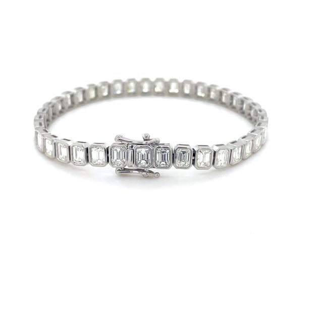 12.52 Carats Bezel Set Emerald Cut Diamond Tennis Bracelet For Sale - Image 4 of 5