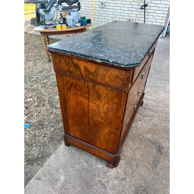 Sienna 19th Century French Louis Philippe Burl Walnut Marble Top Chest of Drawer / Commodes For Sale - Image 8 of 12