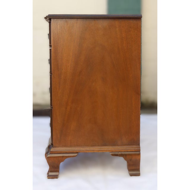 Lovely 4 drawer chest of drawers by Kindel Furniture out of Grand Rapids Michigan. the top two drawers have 2 dividers...