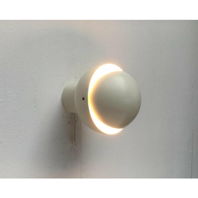 Mid-Century Dutch Space Age Wall Lamp by Radboud Van Beekum for Raak, 1960s For Sale - Image 14 of 18