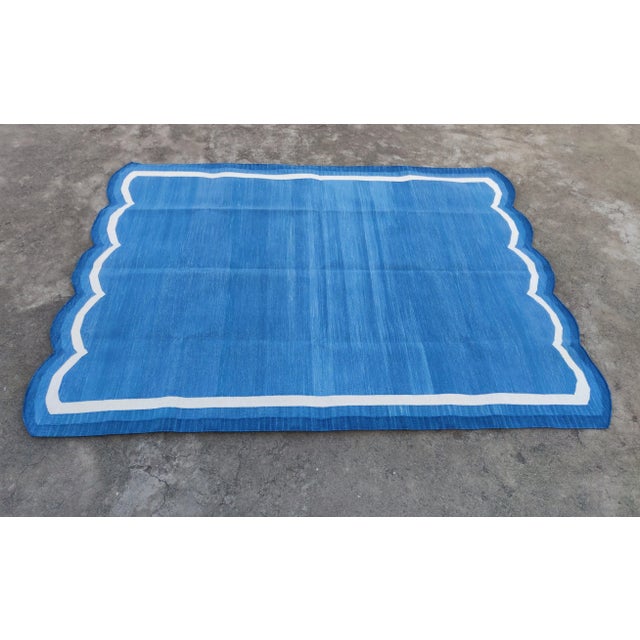 Handmade Cotton Vegetable Dyed Scalloped Edge Rug Blue With Cream and Denim Blue Border - 6x9 For Sale - Image 9 of 11
