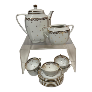 Early 20th Century Limoges Porcelain Tea Set by Goumot-Labesse With Floral Decoration - 17-Piece