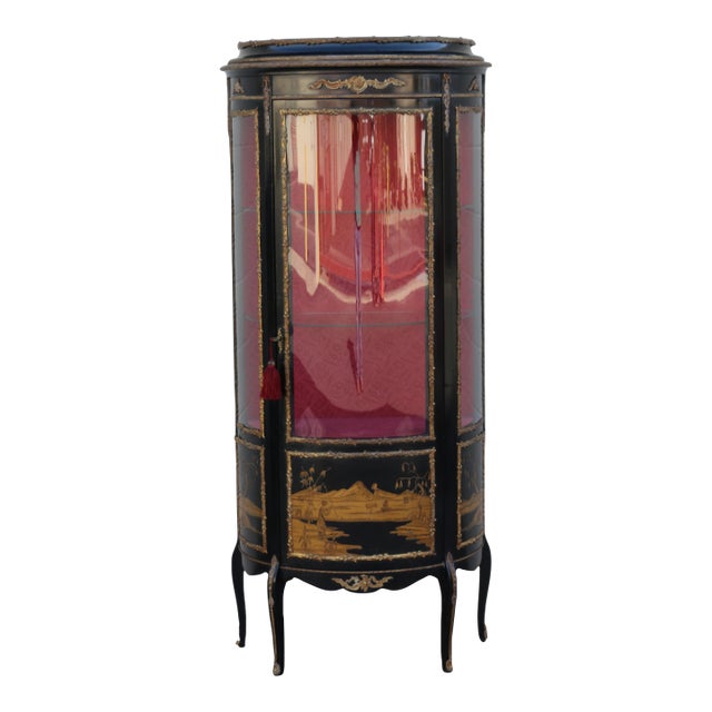 French Louis XV Style Ormolu Mounted Hand-Painted Curved Glass Vitrine Display Cabinet, 1940s For Sale