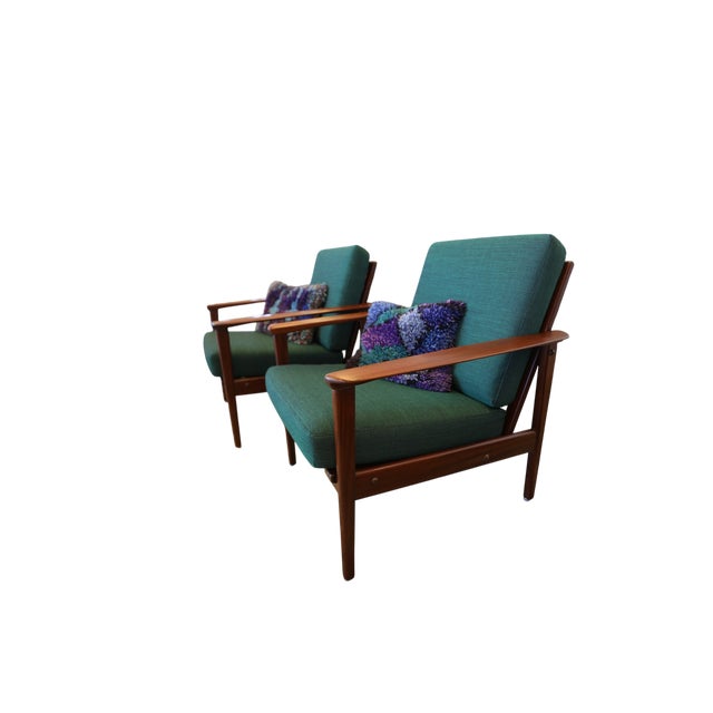Mid-Century Modern Danish Lounge Chair in Walnut with Cushions Reupholstered in Wool Fabric, 1960s For Sale - Image 3 of 18