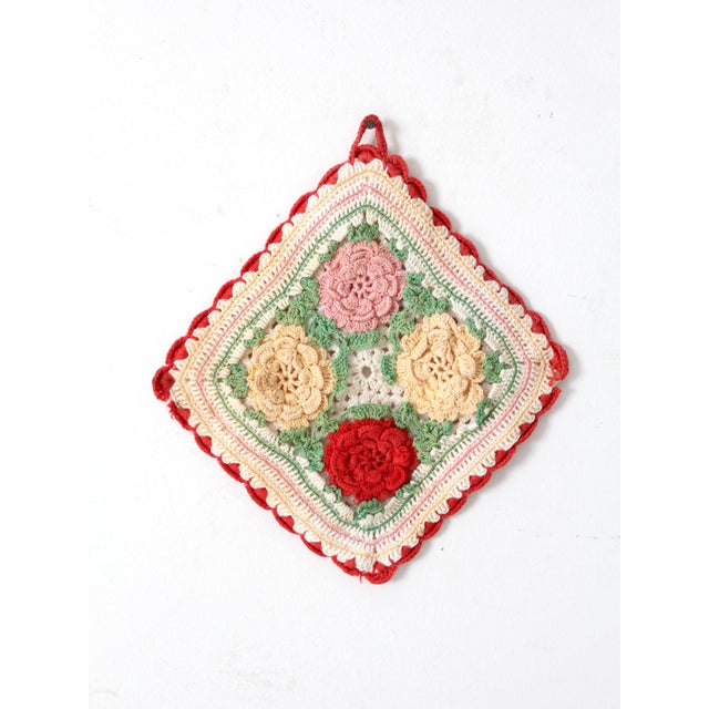 Farmhouse Vintage Floral Crotchet Pot Holder For Sale - Image 3 of 7