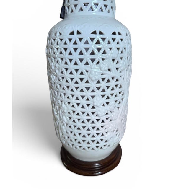 MCM Blanc De Chine Asian Lamp For Sale - Image 4 of 11