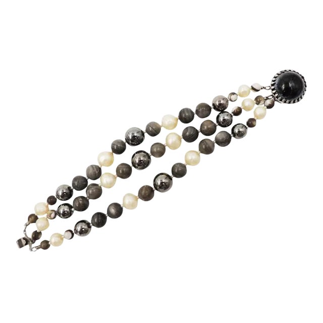 Vintage 1950s Signed Hattie Carnegie Beaded Faux-Hematite & Faux-Pearl Greyscale Bracelet For Sale