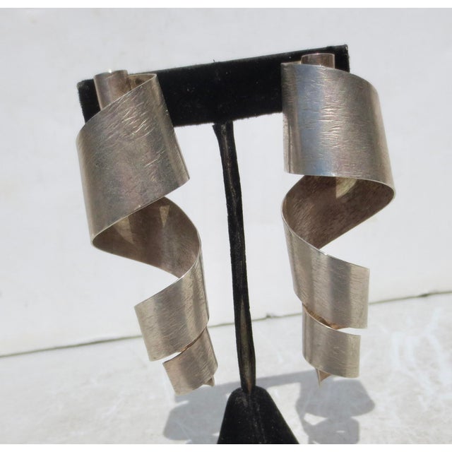 Brutalist Silver Metal Clip-on Earrings For Sale - Image 4 of 5
