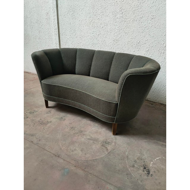 Textile Mid-Century Modern Scandinavian Banana Sofa, 1980 For Sale - Image 7 of 7
