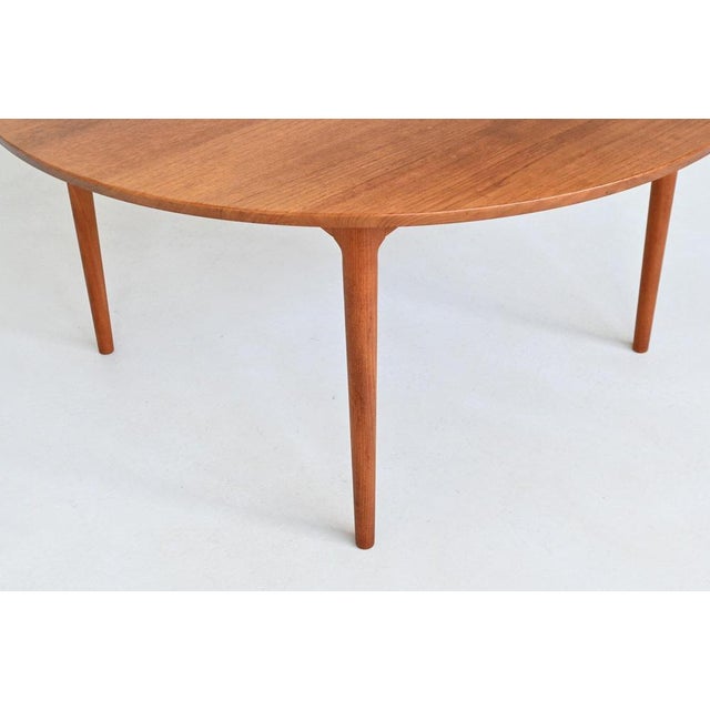 Brown Round Dining Table in Teak by France & Søn / France & Daverkosen for Cado, Denmark, 1960s For Sale - Image 8 of 18