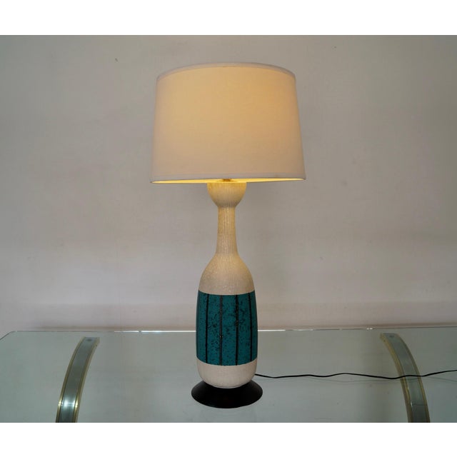 1960’s Mid-Century Modern Pottery Ceramic Table Lamp For Sale - Image 10 of 12
