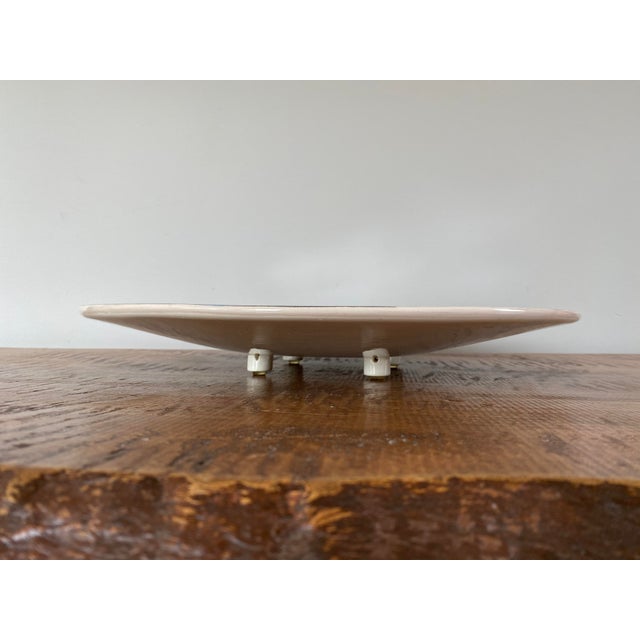 1980s Memphis Style Post Modern Pottery Charger by John Bergen Studio For Sale In New York - Image 6 of 10
