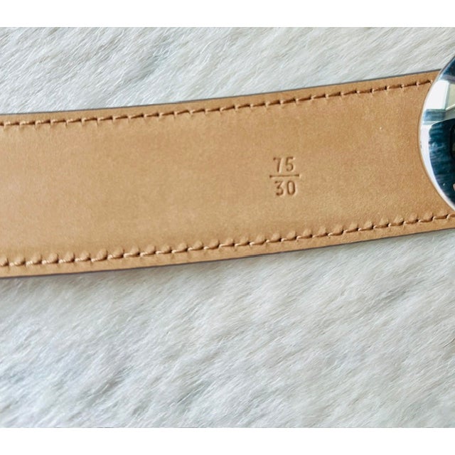 Silver Vintage Prada Silver Saffiano Leather Belt - Engraved Oval Buckle, Made in Italy For Sale - Image 8 of 13
