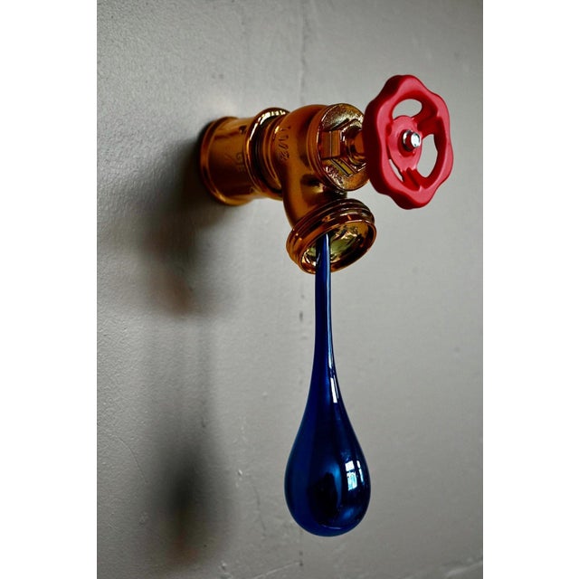 2000 - 2009 Santicri, Running Out Wall Sculpture, 2000s, Chrome-Plated Resin and Gold Faucet For Sale - Image 5 of 10